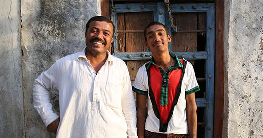 tip me - Shamji & the weavers of Bhuj, India